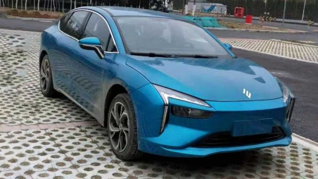 Ezoom Yi ซีดานไฟฟ้ารุ่นใหม่จากจีนที่มีสายสัมพันธ์กับ Renault